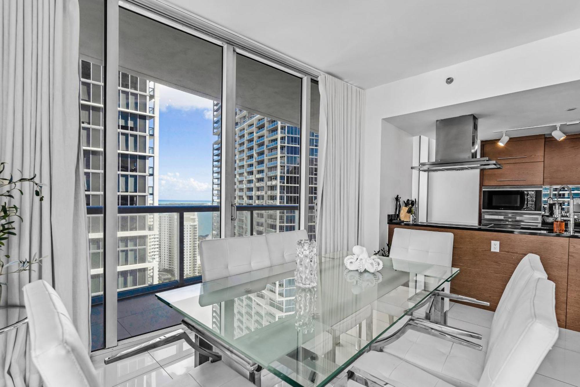 Luxurious Condo At Icon With Views Miami Exterior photo