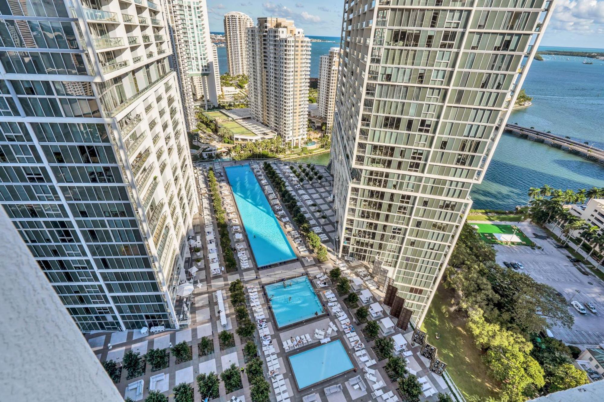 Luxurious Condo At Icon With Views Miami Exterior photo