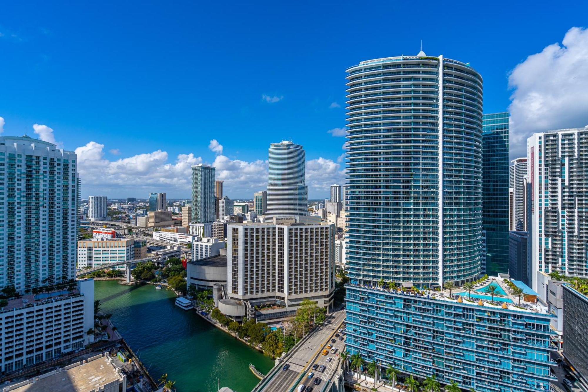 Luxurious Condo At Icon With Views Miami Exterior photo